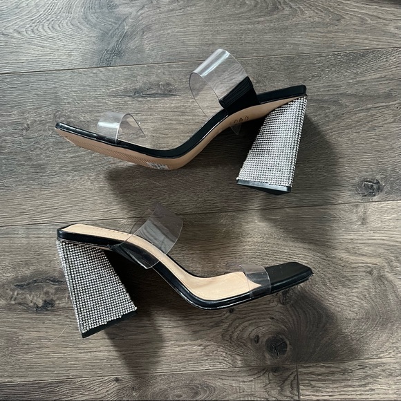 Schutz Ariellen Transparent Jeweled Sandals NWOT - Picture 2 of 6